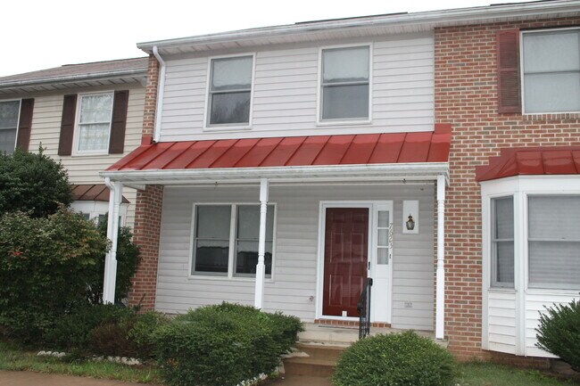 Primary Photo - Townhome in Convenient Location
