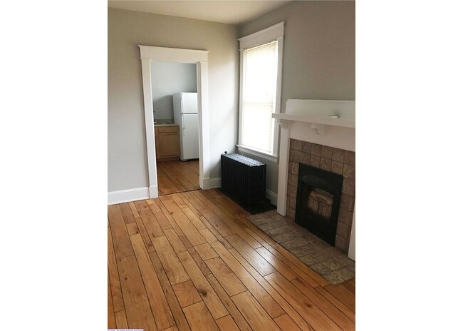 Building Photo - 3027 Clifton Ave