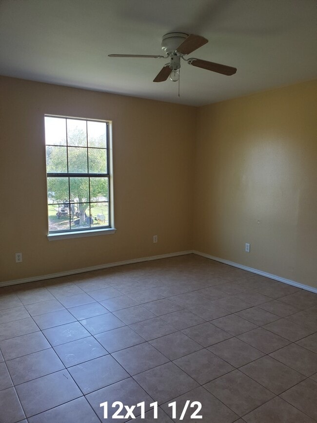 Building Photo - 513 W Matz Ave