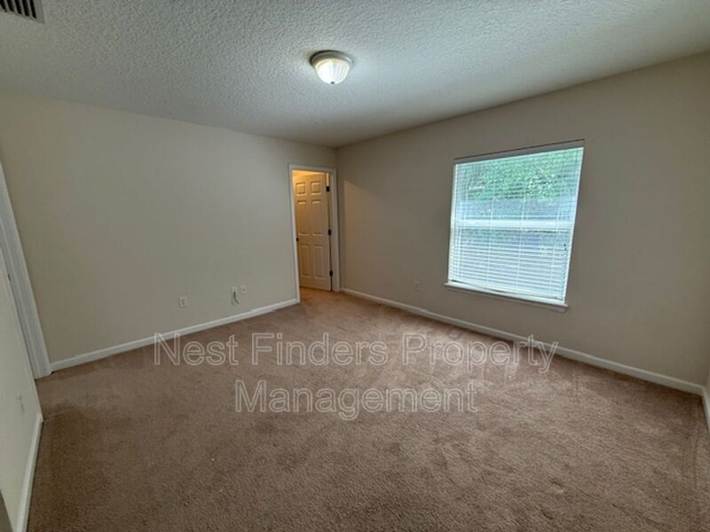 Building Photo - 808 S Black Cherry Dr
