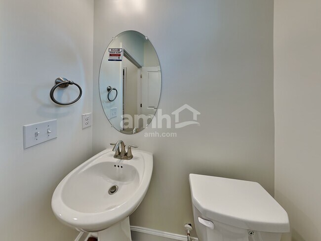 Building Photo - 4268 Longfellow Dr