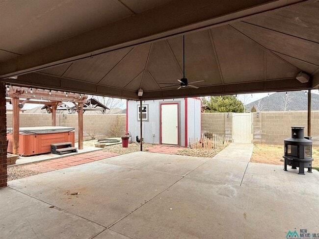 Building Photo - 1347 Oakwood Cir