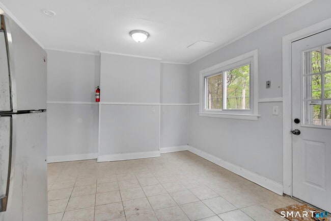 Building Photo - 42 Hartford Ave