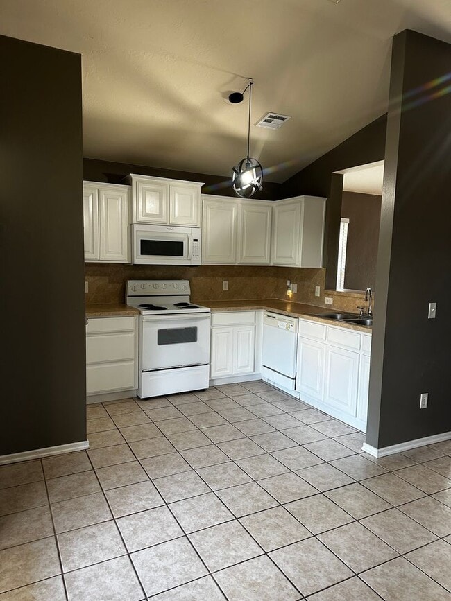 Building Photo - 18109 Calle Way