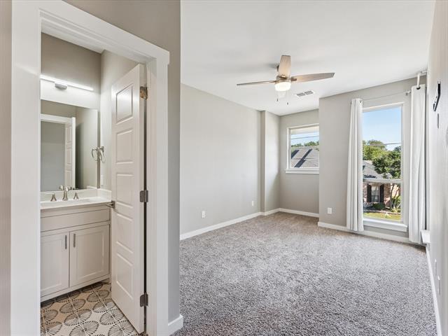 Building Photo - 914 St George Pl