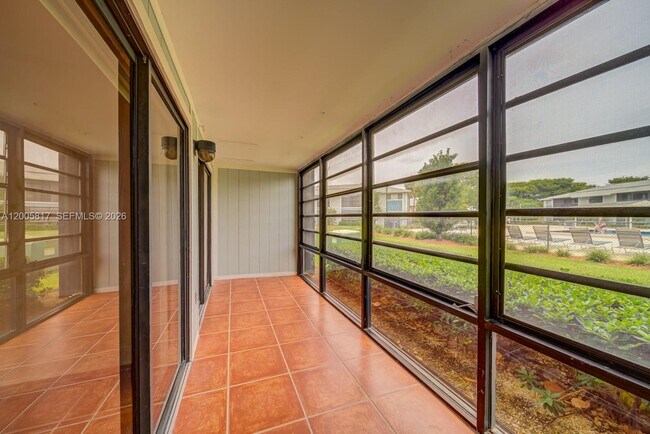 Building Photo - 9715 Hammocks Blvd