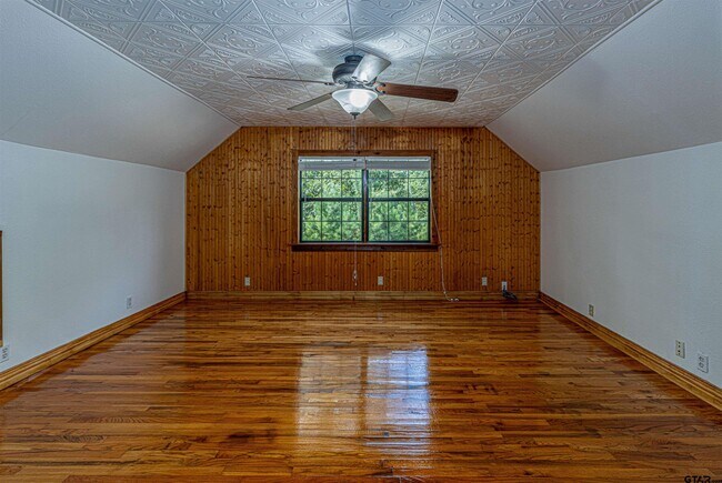 Building Photo - 18737 Saddleback Ln