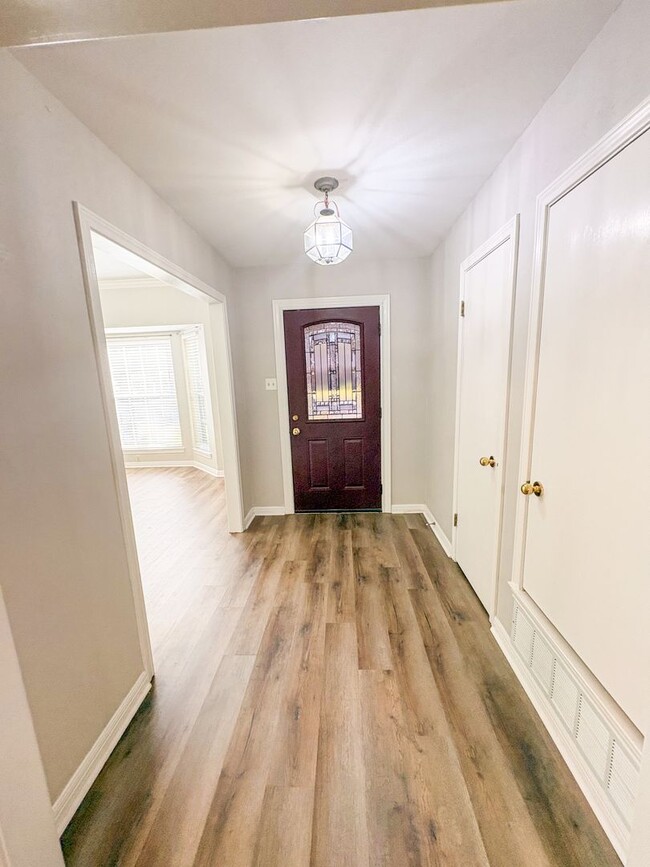 Building Photo - 1221 Walden St