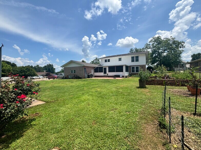 Backyard - 400 Colonial Dr