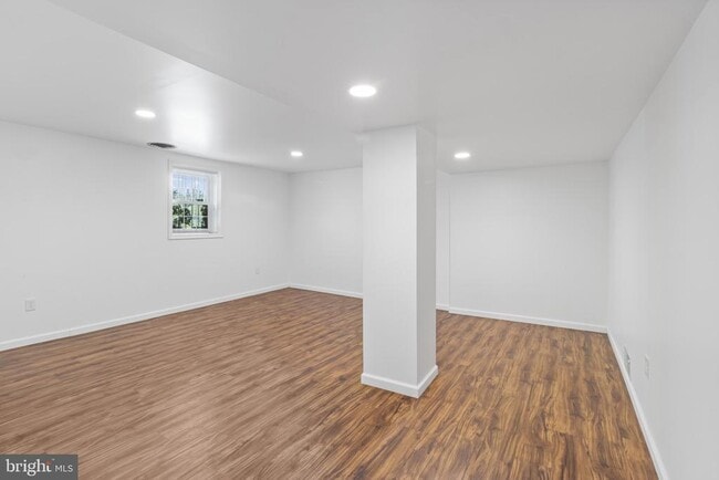 Building Photo - 15118 Liberty Grove Dr