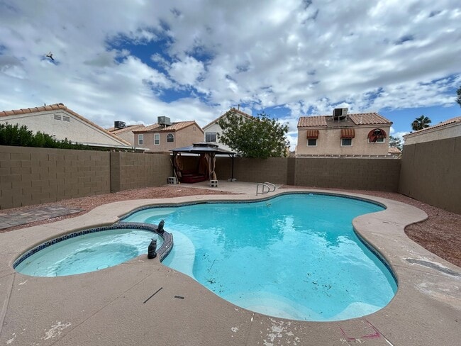 Building Photo - No HOA! 4 Bedroom 2.5 Bath with Pool!