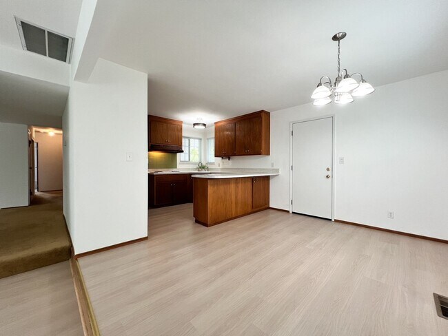 Building Photo - Charming Three Bedroom North Napa Home