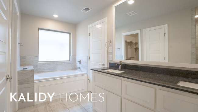 Building Photo - 12500 Elba Dr