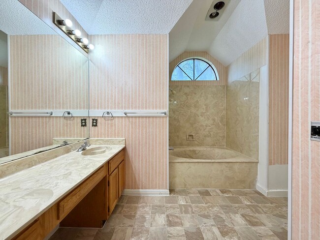 Building Photo - 2110 Warfield Way