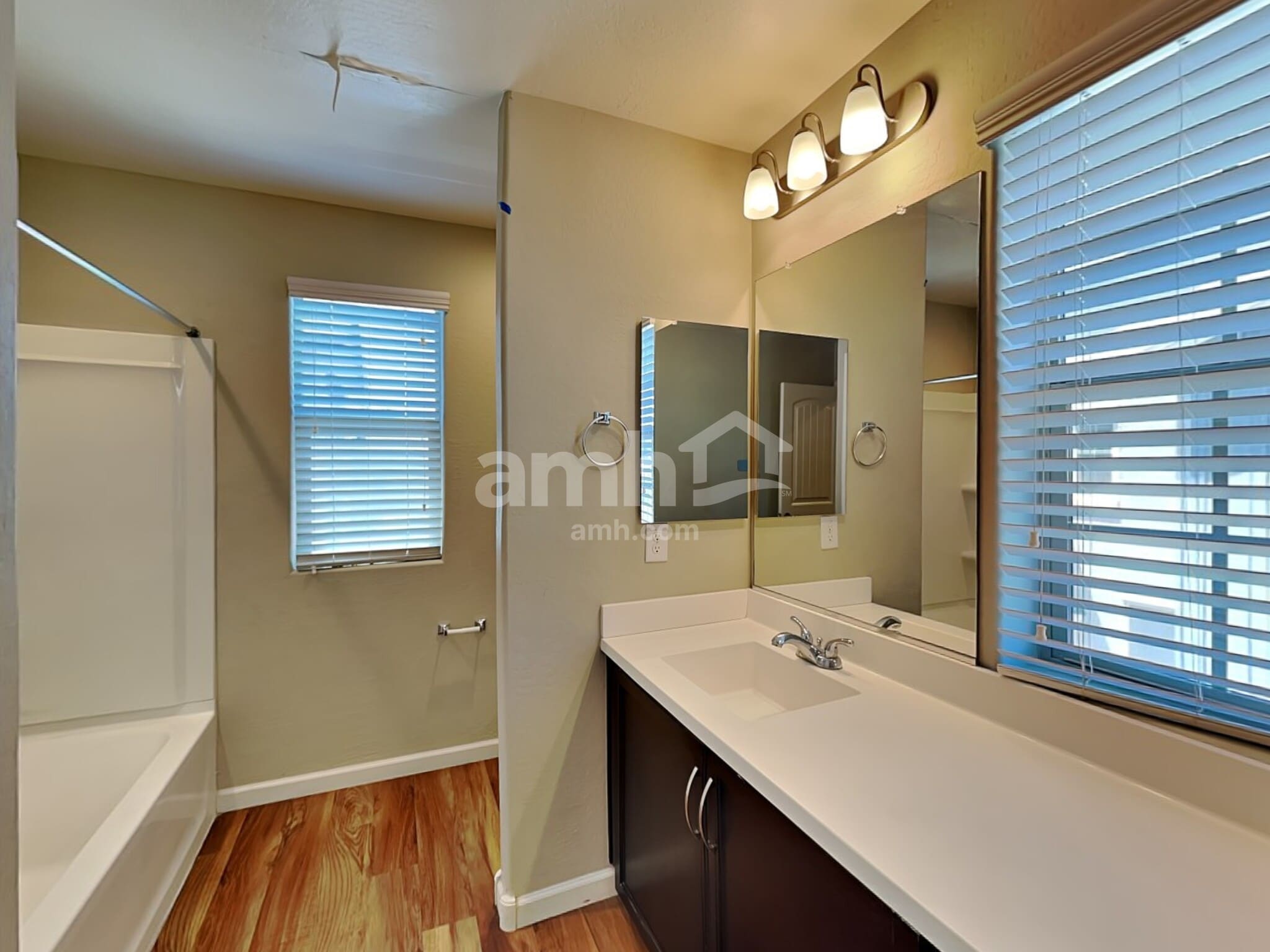 Building Photo - 20727 W Maiden Ln