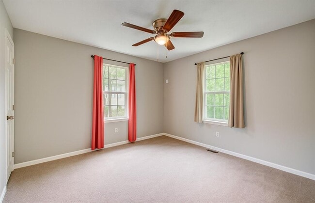Building Photo - 834 Live Oak St
