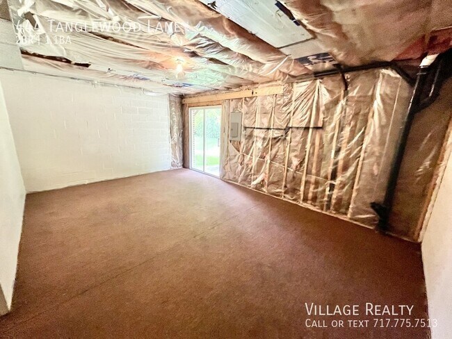 Building Photo - 444 Tanglewood Ln