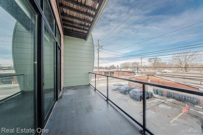Building Photo - 211 E 9 Mile Rd