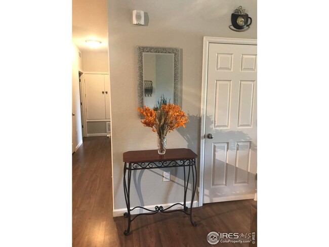 Building Photo - Gorgeous 3 Bed, 2 Bath Condo in Fantastic ...