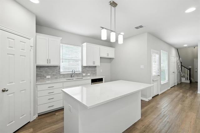 Building Photo - 212 Wayside Ct