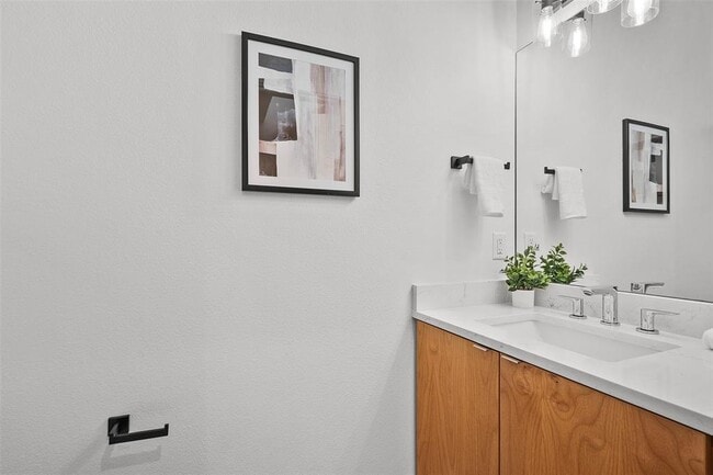 Building Photo - 7813 Mullen Dr