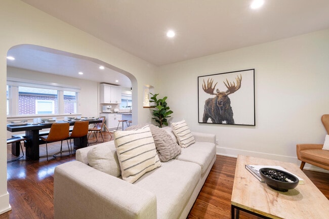 Building Photo - 1139 E Sherman Ave