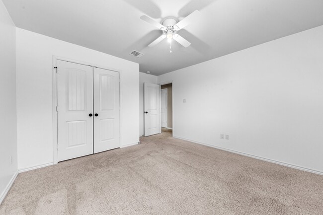 Building Photo - 5705 Fenton Ln