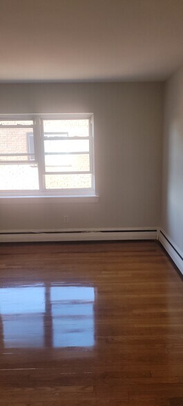 Building Photo - 34 Babcock St