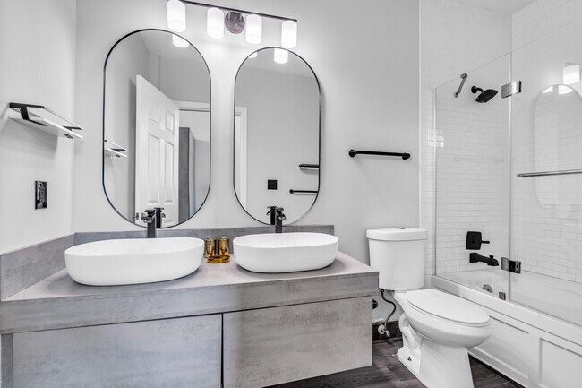 Building Photo - 2100 Van Buren St