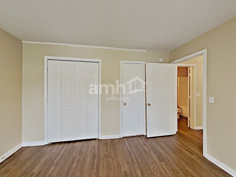 Building Photo - 1124 Benton Mason Dr