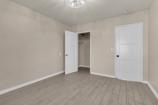 Building Photo - 16865 Bayview Dr