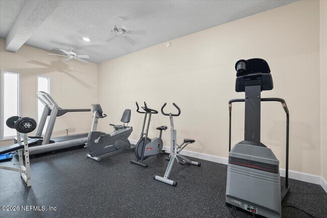 Building Photo - 8140 Sutton Pl N