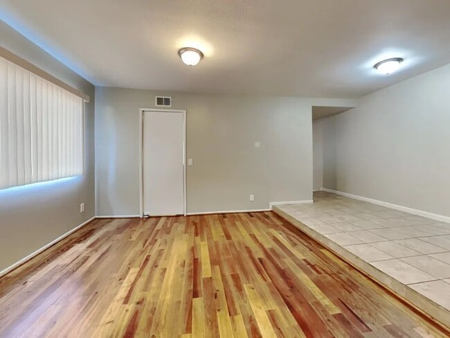 Building Photo - 22726 Ingomar St