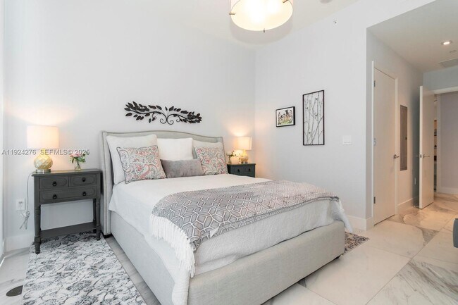 Building Photo - 701 N Fort Lauderdale Beach Blvd