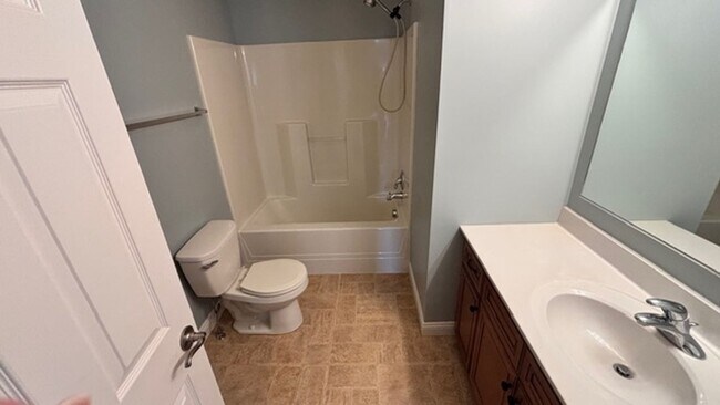 Building Photo - $2,000 townhome for rent Swatara township 3 bed 2.5 baths