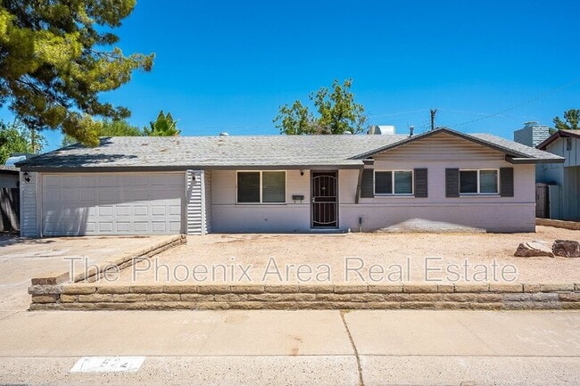 Building Photo - 522 E Balboa Dr