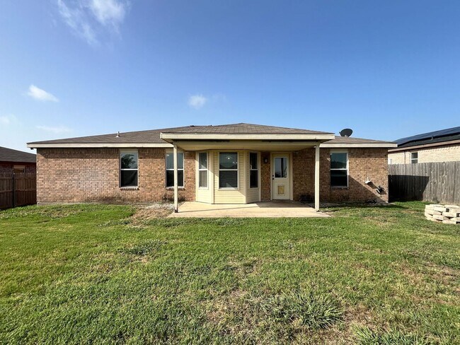 Building Photo - 4509 Lloyd Dr