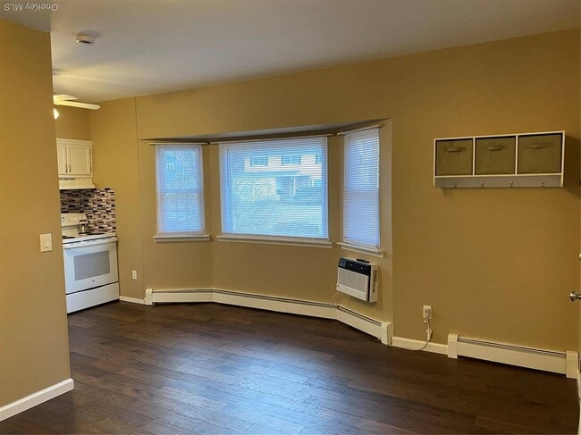 Building Photo - 6 Gaines Dr