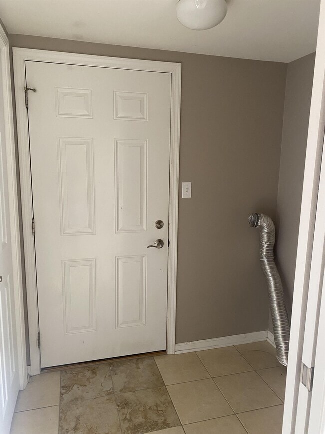 Building Photo - 14630 Euclid St