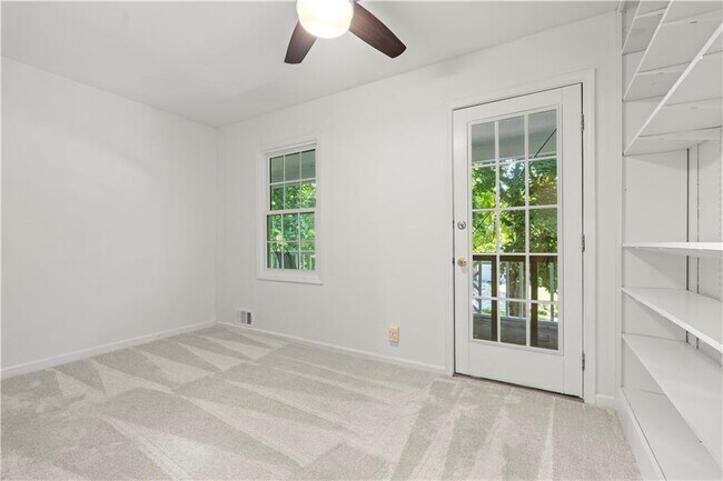 Building Photo - 78 Pheasant Dr SE