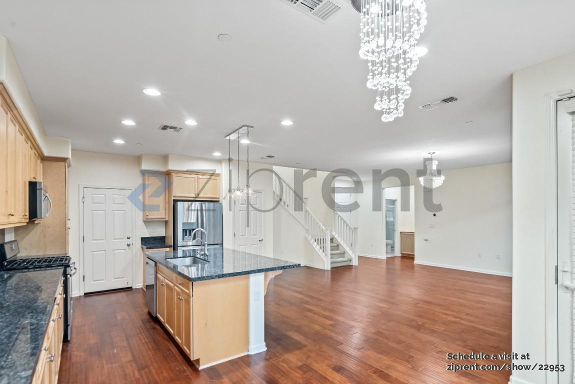 Building Photo - 334 Pacifica Dr