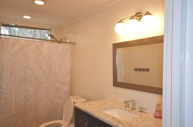 Building Photo - 603 Pila Pl
