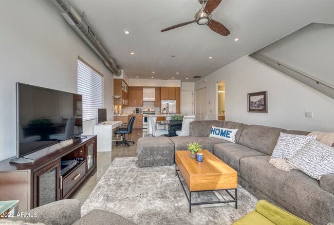 Building Photo - 540 W Mariposa St