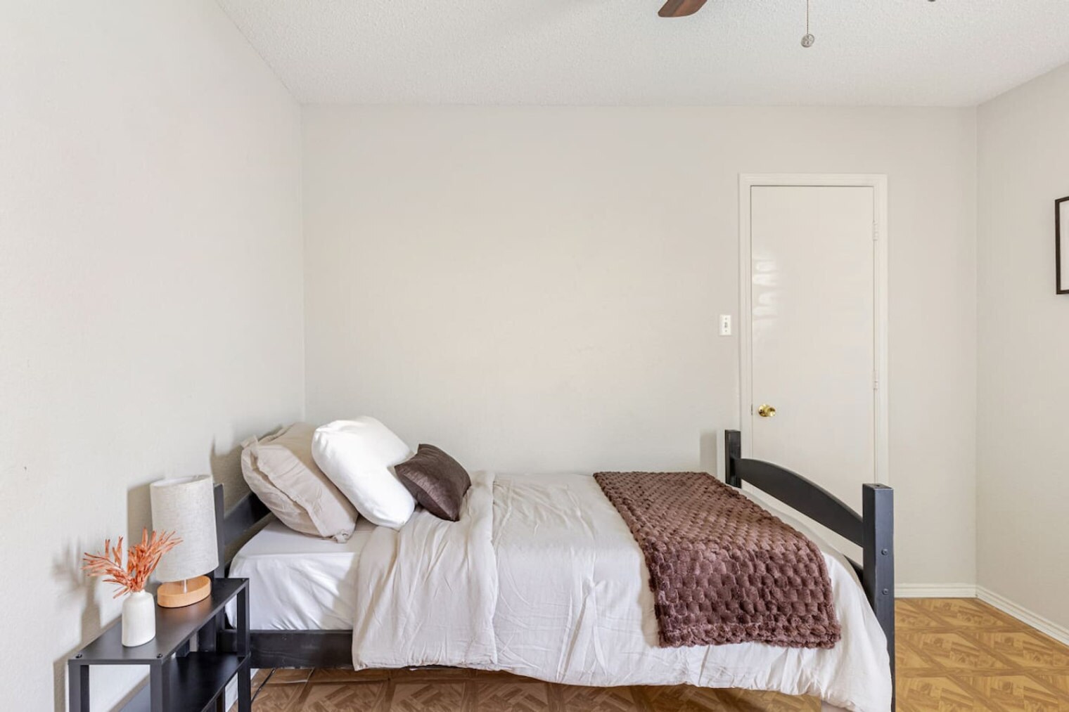 Building Photo - 8116 Shoshoni Dr