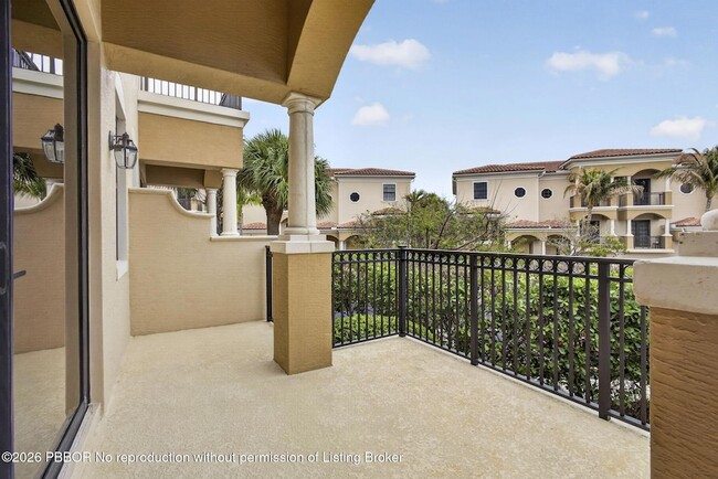 Building Photo - 803 del Sol Cir
