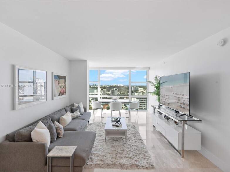 Building Photo - 6801 Collins Ave