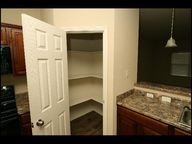 Building Photo - 1925 Williford St