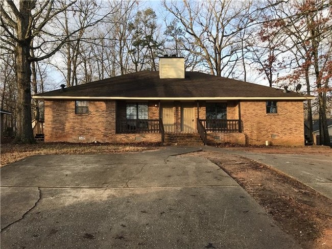 Primary Photo - 150 Forest Pl