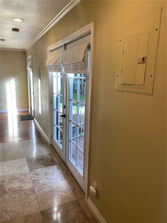 Building Photo - Classic Updated Home Near Whatcom Falls!