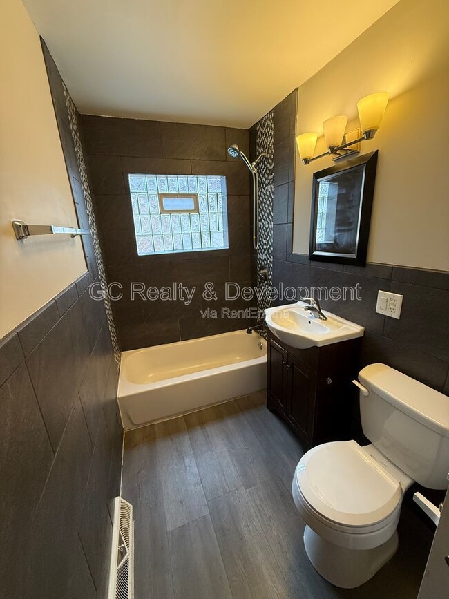 Building Photo - 9110 S Essex Ave